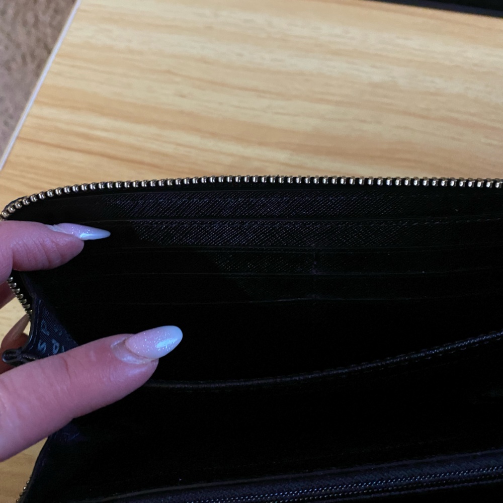 Kate spade ♠️ wallet - Picture 6 of 8